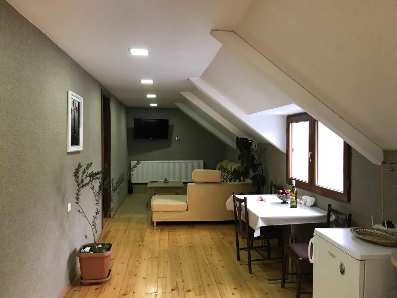 Anano'S Guesthouse Borjomi Bagian luar foto
